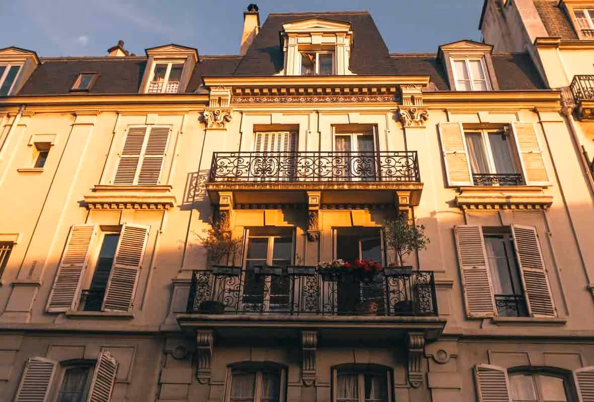 Quelles sont les obligations du syndic lors d'un dégât des eaux en copropriété ?